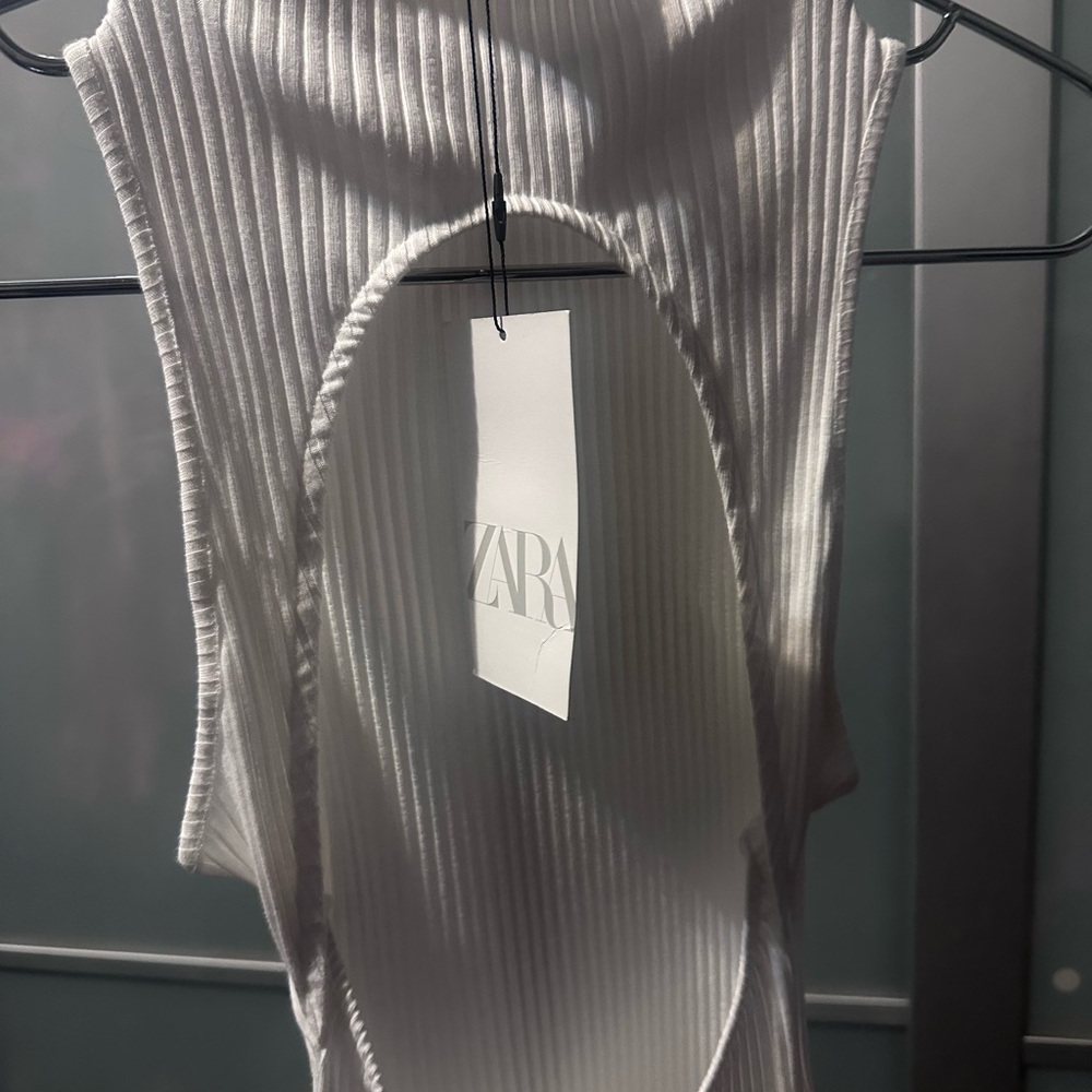 Sleeveless White Cutout Mini Dress - Picture 7 of 8